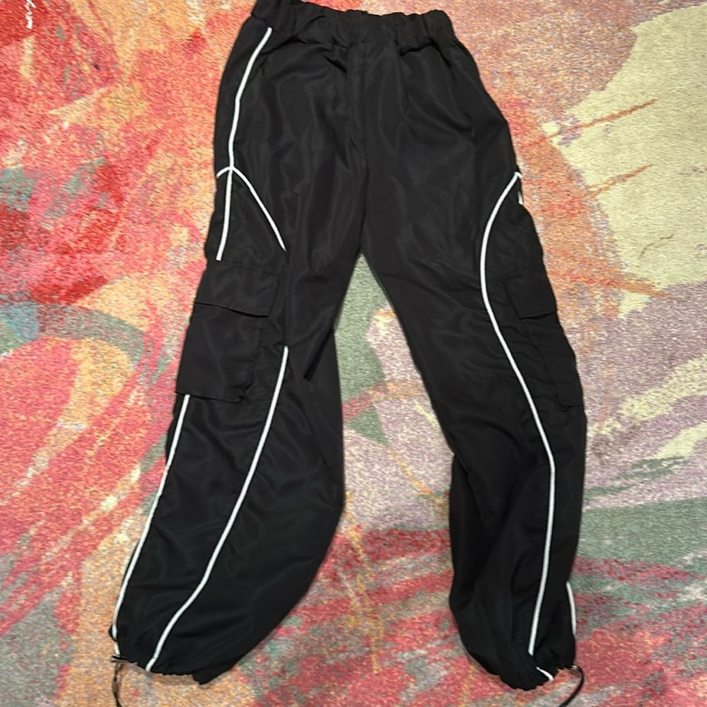 Brand new cargo pants without tag